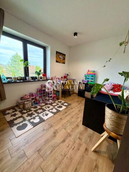 Zariadený 3-izbový bungalov s terasou a moderným dizajnom