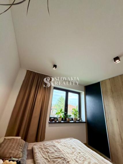 Zariadený 3-izbový bungalov s terasou a moderným dizajnom