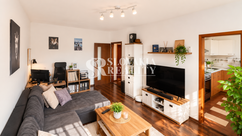 Veľký 2 izb. BYT s balkónom 65m2, 10/11 Nitra -Klokočina