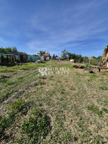 Výnimočný dom s vysokými stropmi a záhradou 1 201 m²