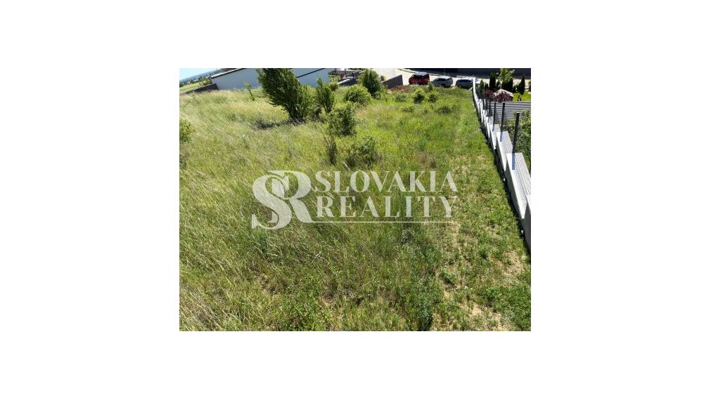 Stavebný pozemok s panoramatickým výhľadom na Zobor 1 686 m²