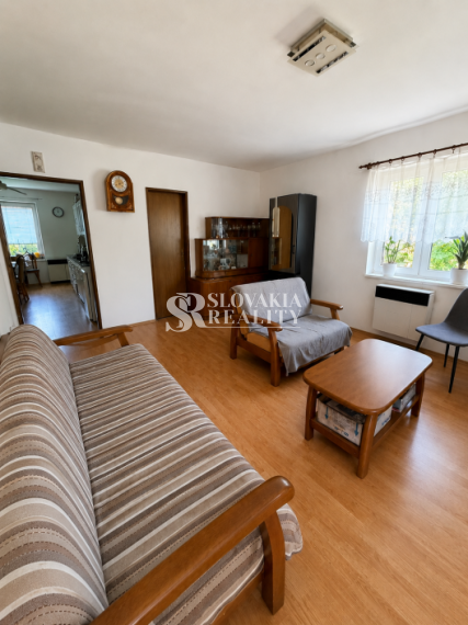 RD CHRENOVÁ s pozemkom 1 116 m², pôvodný stav