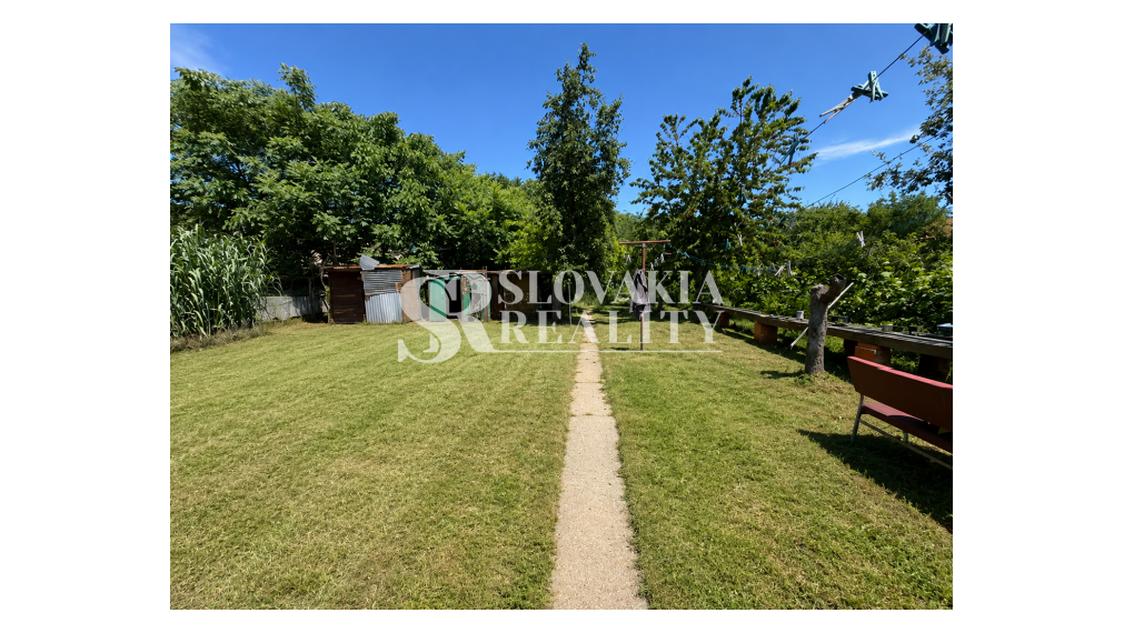 RD CHRENOVÁ s pozemkom 1 116 m², pôvodný stav
