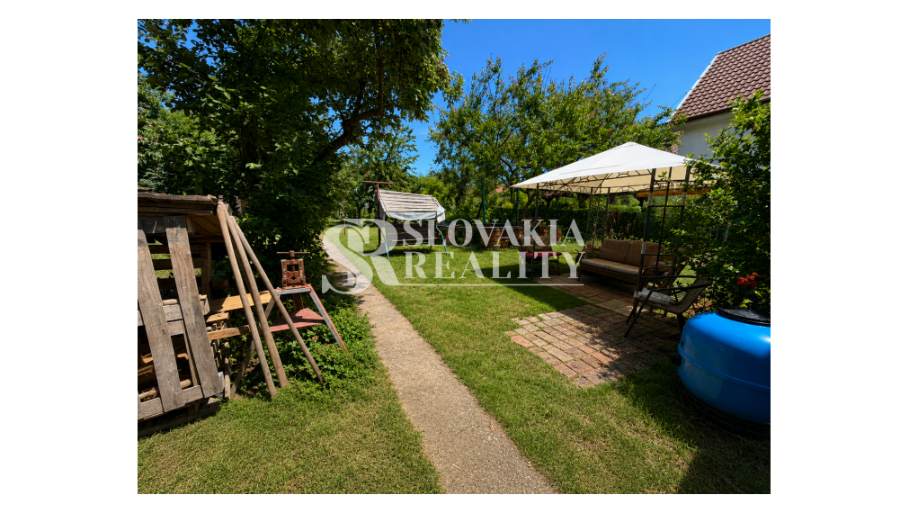 RD CHRENOVÁ s pozemkom 1 116 m², pôvodný stav