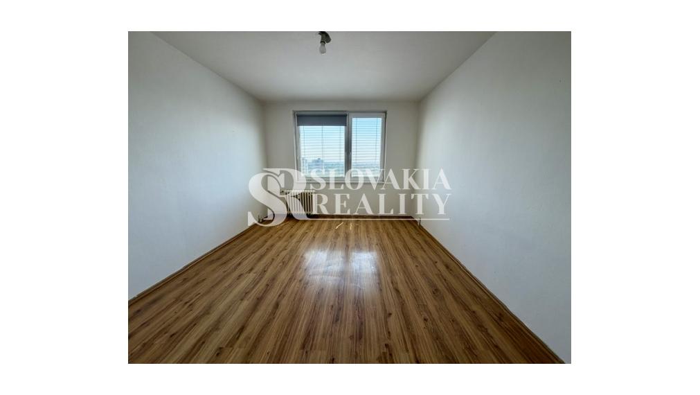 Priestranný 3-izbový byt s balkónom | 80 m² | Chrenová