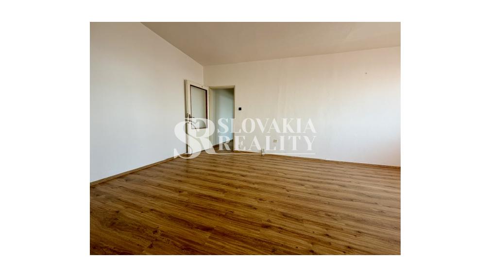 Priestranný 3-izbový byt s balkónom | 80 m² | Chrenová