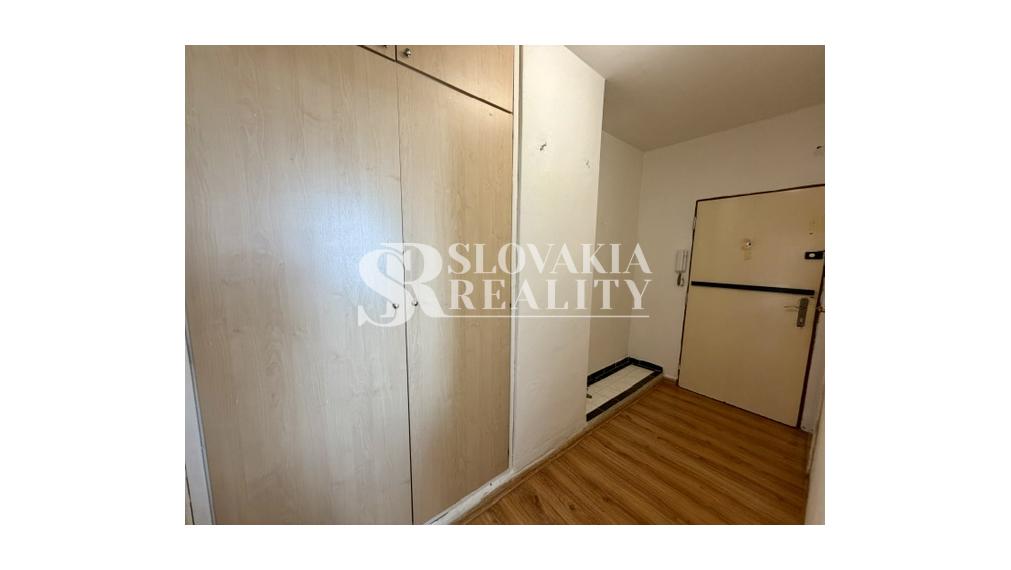 Priestranný 3-izbový byt s balkónom | 80 m² | Chrenová