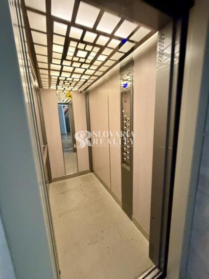 Priestranný 3-izbový byt s balkónom | 80 m² | Chrenová