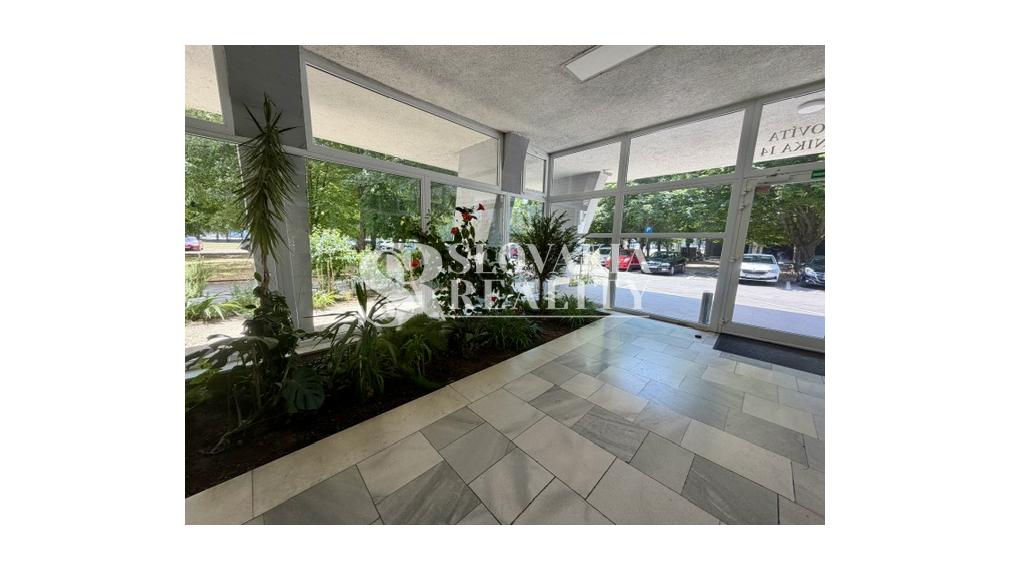 Priestranný 3-izbový byt s balkónom | 80 m² | Chrenová