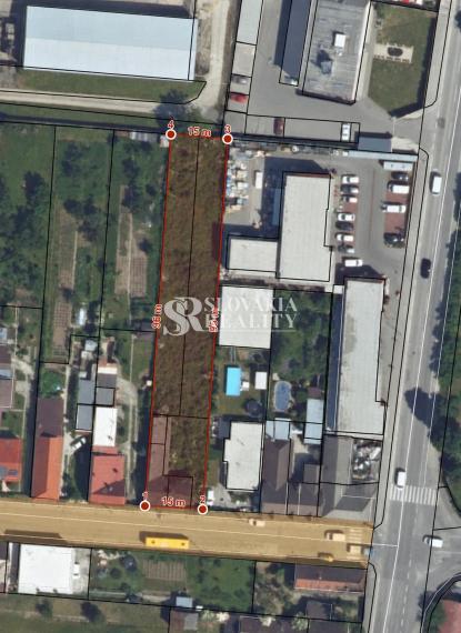 STAVEBNÝ POZEMOK - 1400 m², všetky IS na pozemku