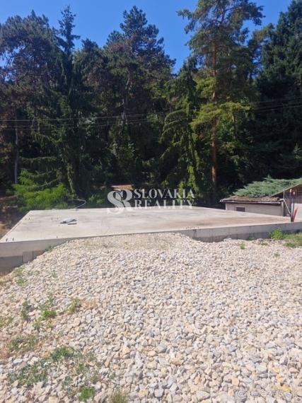 Stavebný pozemok 1 093 m², všetky siete pred pozemkom