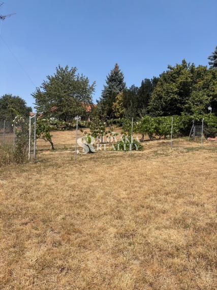 Stavebný pozemok 1 093 m², všetky siete pred pozemkom
