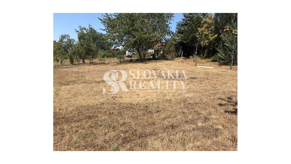 Stavebný pozemok 1 093 m², všetky siete pred pozemkom