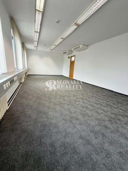 Hľadáme do kancelárskych priestorov v centre mesta notára.