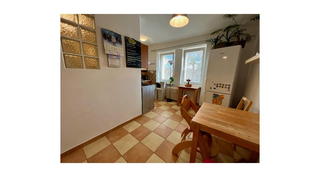 2-izb.byt na Parkovom nábreží, parkovanie