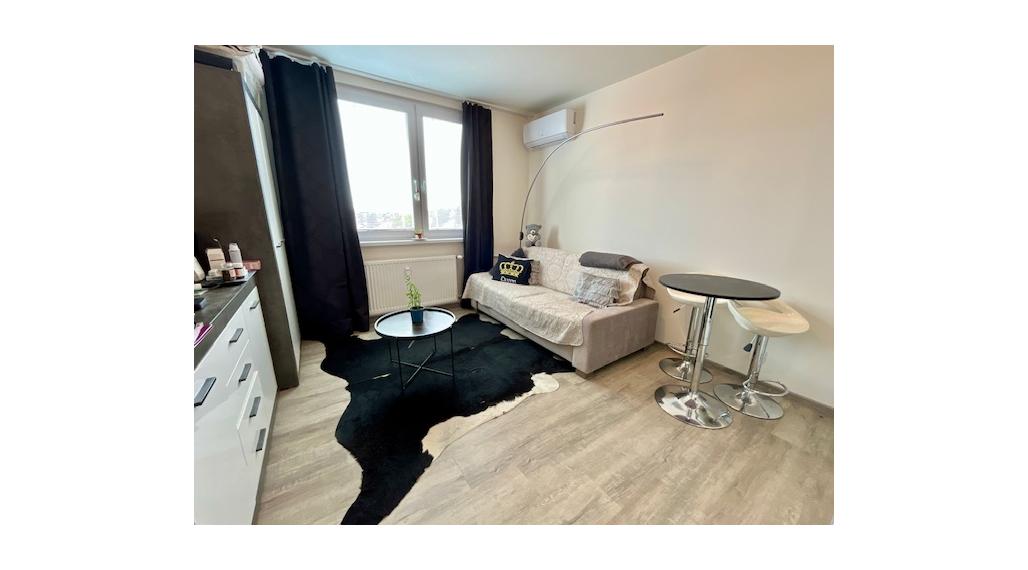 Slnečná, príjemná a zariadená garsónka na Štefánikovej ul.