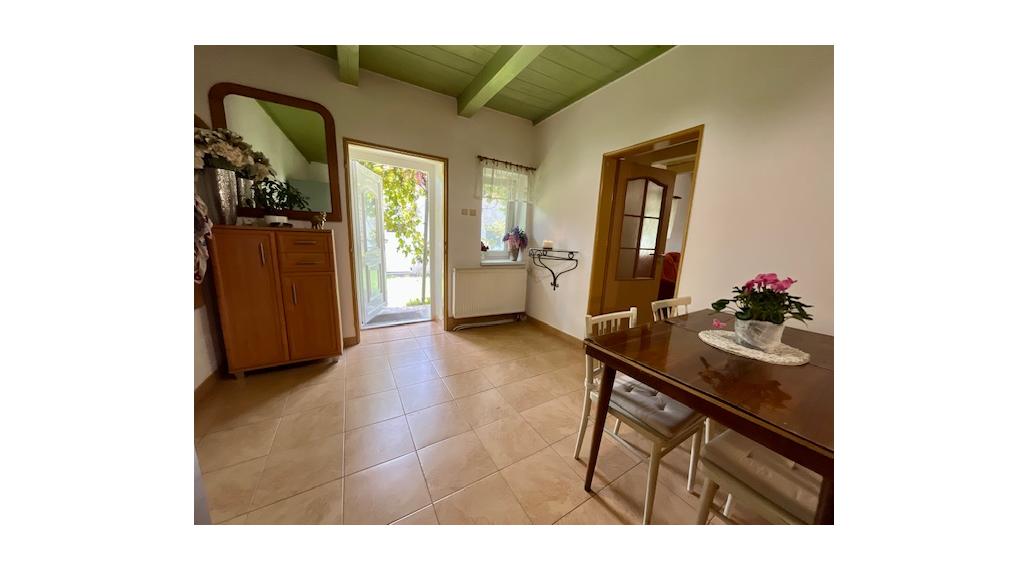 3-izb.dom Veľký Lapáš, 2750 m2 pozemok, IS: el.voda, plyn