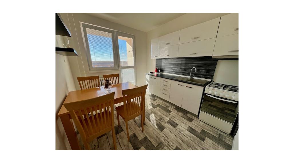 3-izb. byt Klokočina, loggia, čiastočne zariadený, 81 m2