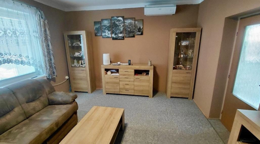 Golianovo, 3-izb.dom s podkrovým na veľkom pozemku