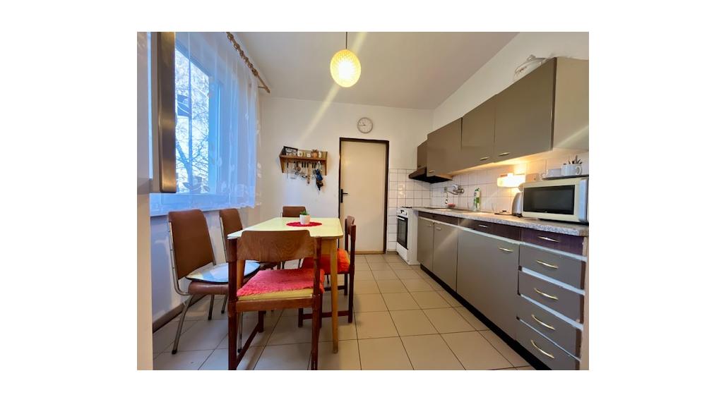 4-izbový byt s dvomi balkónmi v zeleni – Brezová, Chrenová