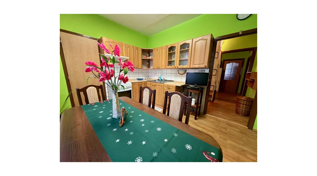 Priestranný 3-izbový byt s balkónom na Alexyho ulici