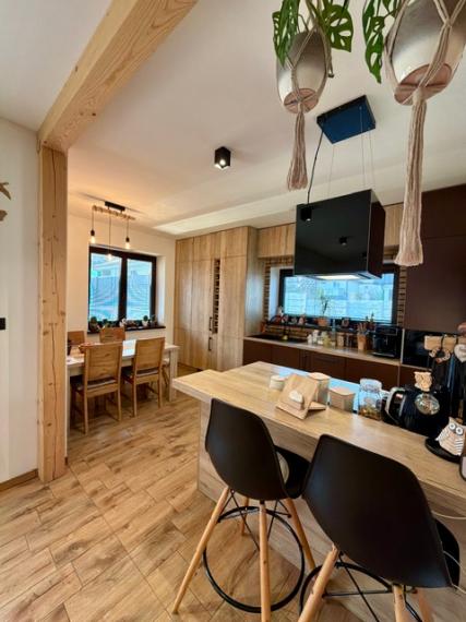 Zariadený 3-izbový bungalov s terasou a moderným dizajnom