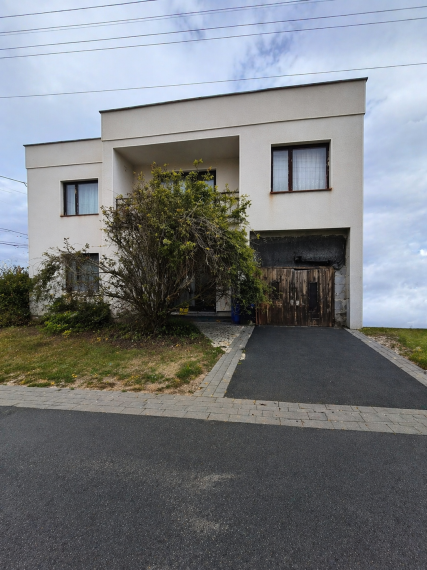 Rodinný dom pod Zoborom, v dosahu MHD–Nitrianske Hrnčiarovce