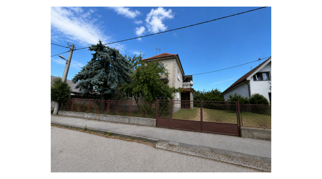 RD CHRENOVÁ s pozemkom 1 116 m², pôvodný stav