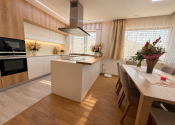 INTELIGENTNÝ 5-IZB. BUNGALOV - 1 316 m² FITNESS, DVOJGARÁŽ - fotografia 10