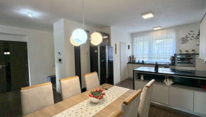 4-izb. RD s garážou, terasou a krásnou záhradou na Chrenovej - fotografia 14