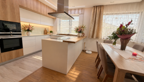 INTELIGENTNÝ 5-IZB. BUNGALOV - 1 316 m² FITNESS, DVOJGARÁŽ - fotografia 10