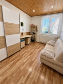 Priestranný RD s charakterom, terasou a veľkorysým zázemím - fotografia 37