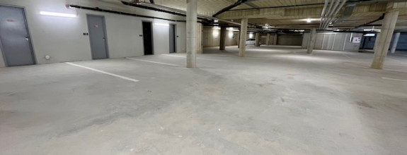 Parkovacie miesto v garáži + pivničná kobka, investícia