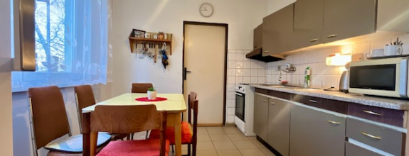 4-izbový byt s dvomi balkónmi v zeleni – Brezová, Chrenová