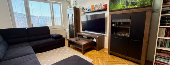 Priestranný 3-izbový byt so šatníkom a balkónom Chrenová