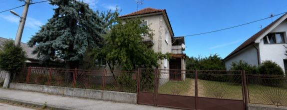 RD CHRENOVÁ s pozemkom 1 116 m², pôvodný stav