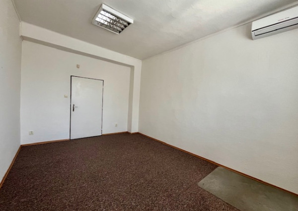 Kancelária Rybárska ul., 1.pos., 17,5 m2, Rybárska ulica