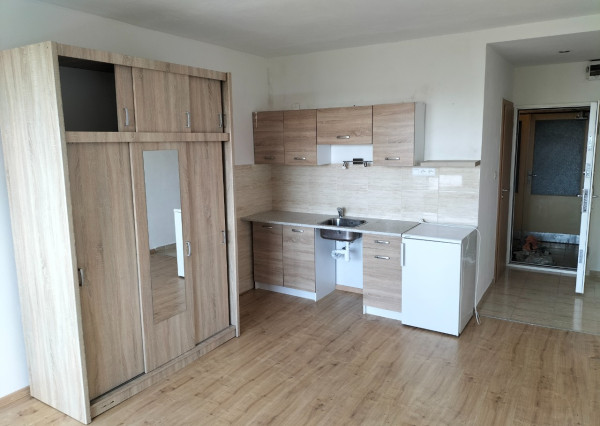 Garsónka s balkónom, 24 m2,  Chrenová