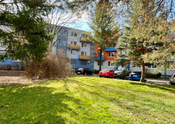 REZERVOVANÝ!!  3,5 izbový byt Chrenová, balkón, komora