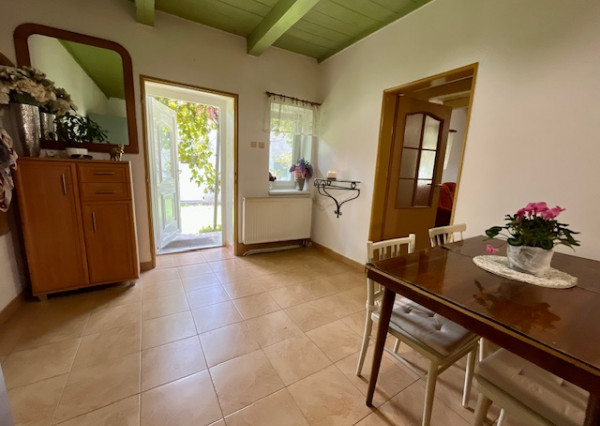3-izb.dom Veľký Lapáš, 2750 m2 pozemok, IS: el.voda, plyn