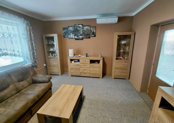 Golianovo, 3-izb.dom s podkrovým na veľkom pozemku