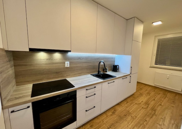 3-izb.zrekonštruovaný byt na Zvolenskej ul., loggia