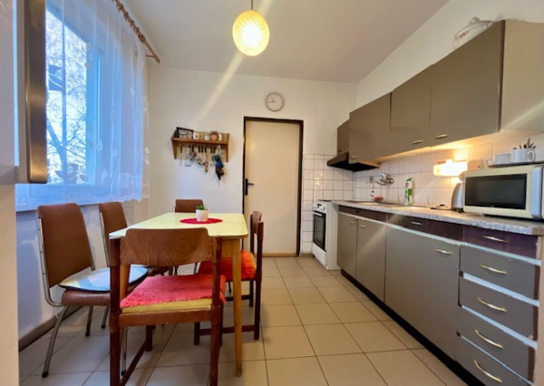 4-izbový byt s dvomi balkónmi v zeleni – Brezová, Chrenová