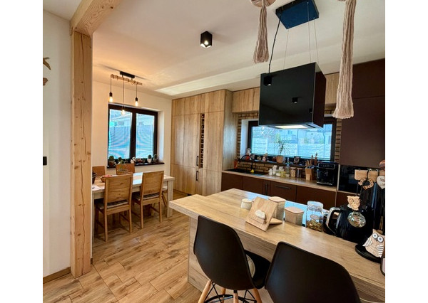 Zariadený 3-izbový bungalov s terasou a moderným dizajnom