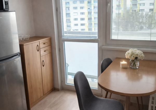 1-izbový byt s lodžiou priamo z kuchyni