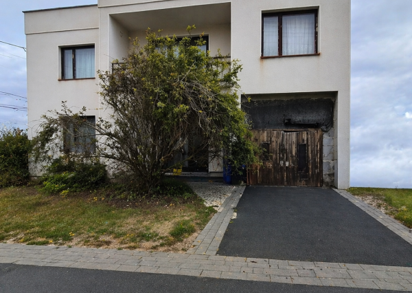 Rodinný dom pod Zoborom, v dosahu MHD–Nitrianske Hrnčiarovce