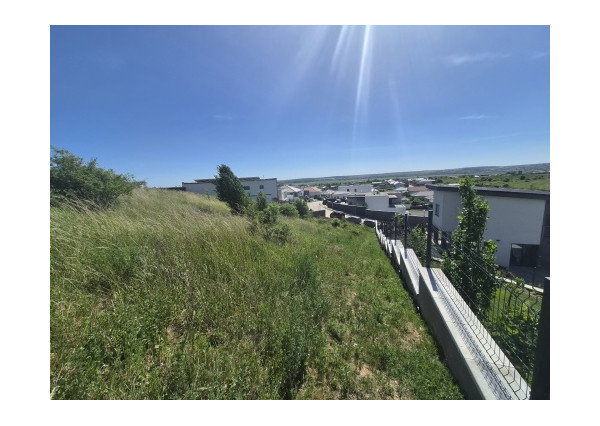 Stavebný pozemok s panoramatickým výhľadom na Zobor 1 686 m²