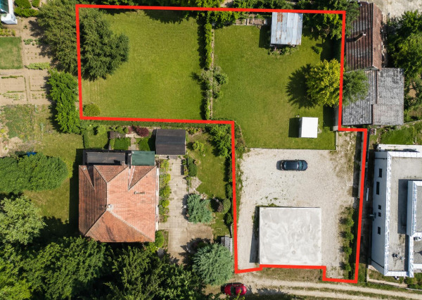 Stavebný pozemok 1 093 m², všetky siete pred pozemkom