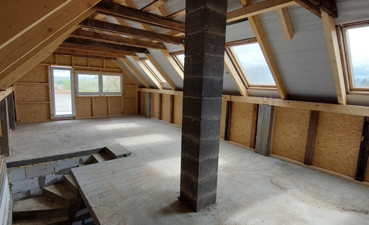 Pozemok s rozostavaným domom so stavebným povolením - 411 m² - fotografia 7