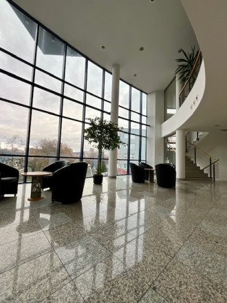 Centrum mesta, parkovanie, klimatizácia, od 30 do 120m2 - fotografia 9